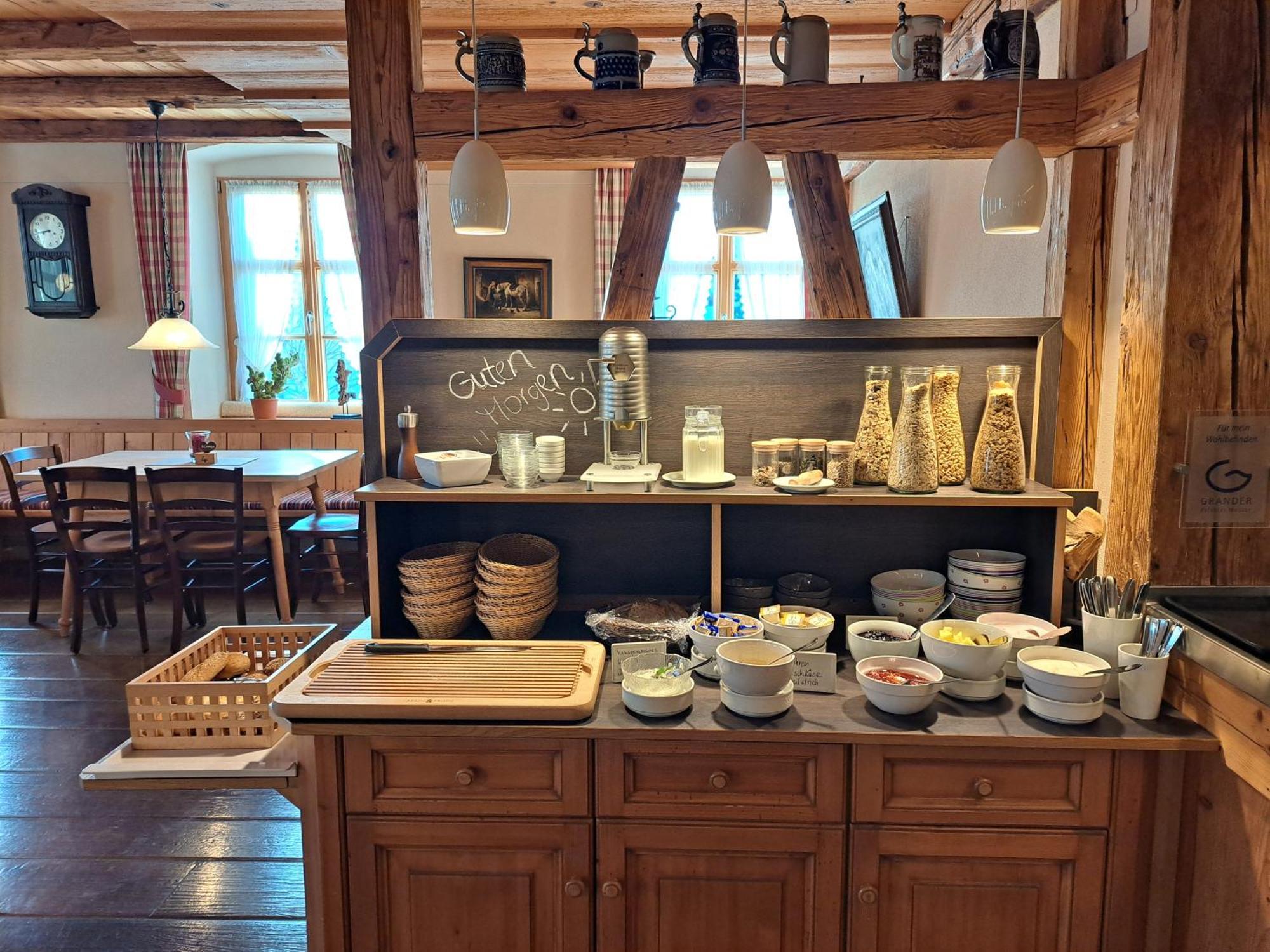 Landgasthof Roessle - Beim Kraeuterwirt Oberstaufen Buitenkant foto